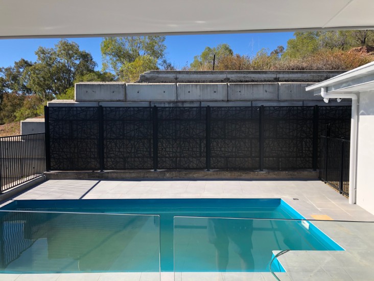 Decoview Bird Sticks Fencing in Textured Black