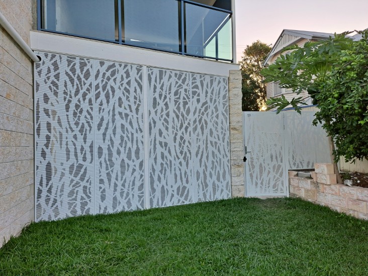 Decoview Fig Vines Perf Decorative Screens in Textured White