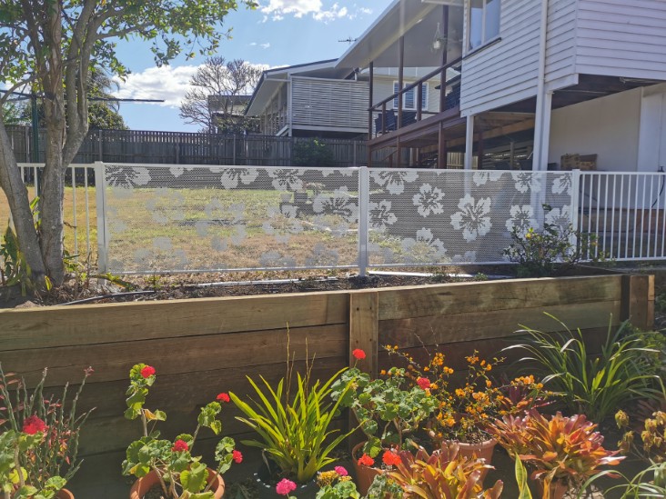 Decoview Hibiscus Perf Balustrade in Textured White