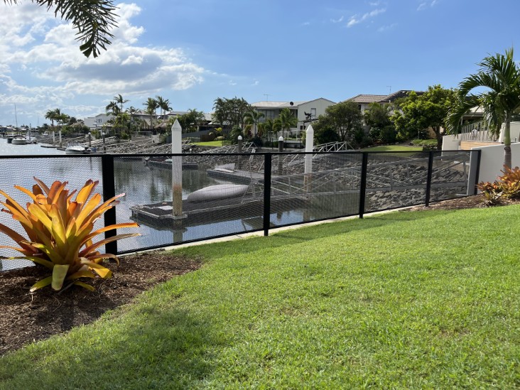 Decoview Textured Black Fencing